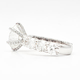 טבעת יהלום עגולה מבריקה 1.00-5.00 קראט – יהלום מעבדה – זהב צהוב 14 או 18 קראט - 18 אבני צד