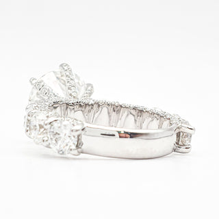 טבעת יהלום עגולה מבריקה 1.00-5.00 קראט – יהלום מעבדה – זהב צהוב 14 או 18 קראט - 18 אבני צד