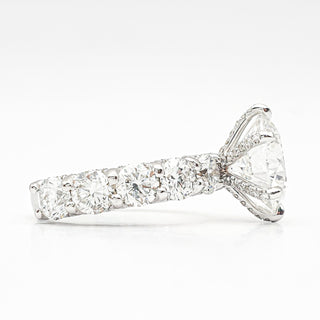 טבעת יהלום עגולה מבריקה 1.00-5.00 קראט – יהלום מעבדה – זהב צהוב 14 או 18 קראט - 18 אבני צד