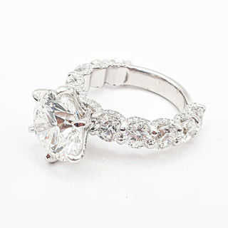 טבעת יהלום עגולה מבריקה 1.00-5.00 קראט – יהלום מעבדה – זהב צהוב 14 או 18 קראט - 18 אבני צד