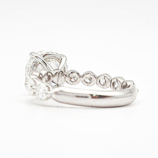 Round Brilliant Pavé Ring – Lab Grown Diamond – 14K/18K White Gold – 30 Side Stones