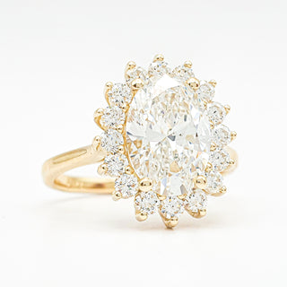 טבעת יהלום עגולה מבריקה 1.00-5.00 קראט – יהלום מעבדה – זהב צהוב 14 או 18 קראט - 18 אבני צד