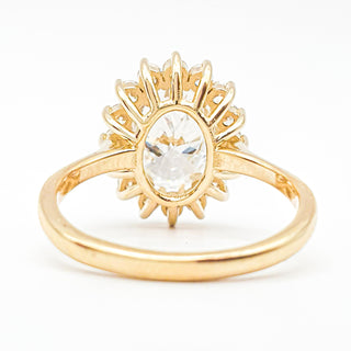 טבעת יהלום עגולה מבריקה 1.00-5.00 קראט – יהלום מעבדה – זהב צהוב 14 או 18 קראט - 18 אבני צד