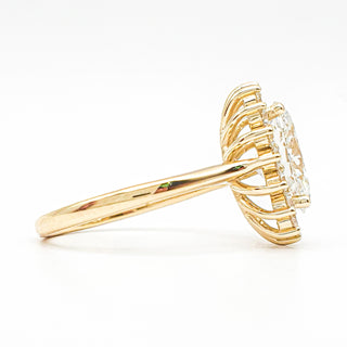 טבעת יהלום עגולה מבריקה 1.00-5.00 קראט – יהלום מעבדה – זהב צהוב 14 או 18 קראט - 18 אבני צד