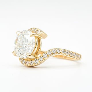 Round Brilliant Spiral Pavé Ring  – Lab Grown Diamond – 14K/18K Yellow Gold – 32 Side Stones
