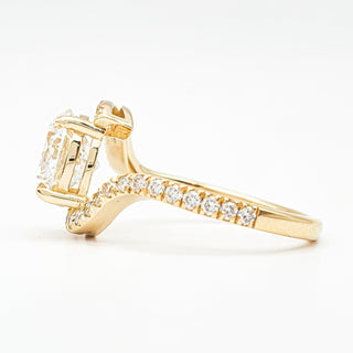 Round Brilliant Spiral Pavé Ring  – Lab Grown Diamond – 14K/18K Yellow Gold – 32 Side Stones