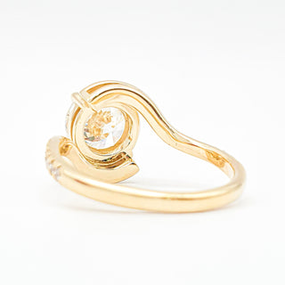 Round Brilliant Spiral Pavé Ring  – Lab Grown Diamond – 14K/18K Yellow Gold – 32 Side Stones