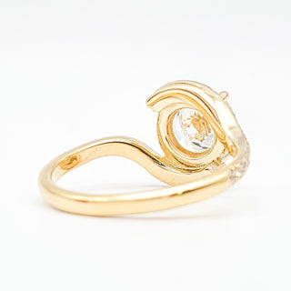 Round Brilliant Spiral Pavé Ring  – Lab Grown Diamond – 14K/18K Yellow Gold – 32 Side Stones