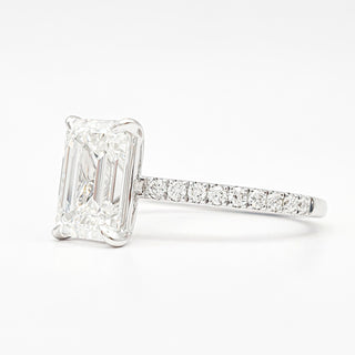 Emerald Cut with Pavé Band – Lab-Grown Diamond – 14K/18K White Gold – 18 Side Stones