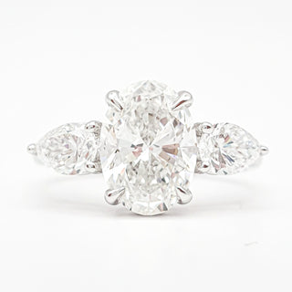 Oval Brilliant 3 Stone Ring – Lab Grown Diamond – 14K/18K White Gold – 2 Side Stones