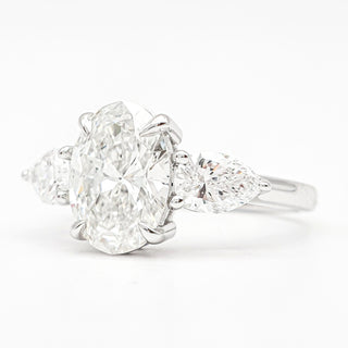 Oval Brilliant 3 Stone Ring – Lab Grown Diamond – 14K/18K White Gold – 2 Side Stones