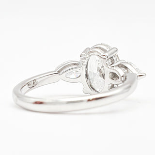 Oval Brilliant 3 Stone Ring – Lab Grown Diamond – 14K/18K White Gold – 2 Side Stones