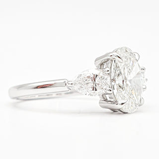 Oval Brilliant 3 Stone Ring – Lab Grown Diamond – 14K/18K White Gold – 2 Side Stones