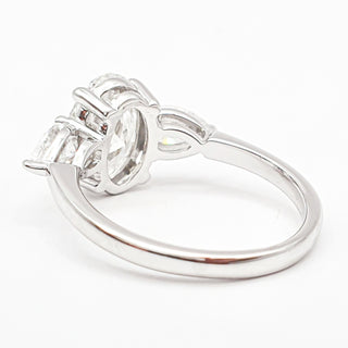 Oval Brilliant 3 Stone Ring – Lab Grown Diamond – 14K/18K White Gold – 2 Side Stones
