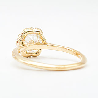 טבעת עגול עיצוב פרח בשיבוץ פאווה – יהלום מעבדה – זהב צהוב 14/18 קראט