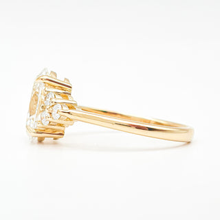 Oval Brilliant Ring – Lab Grown Diamond – 14K/18K Yellow Gold – 6 Side Stones