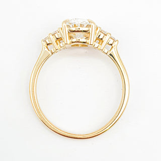 Oval Brilliant Ring – Lab Grown Diamond – 14K/18K Yellow Gold – 6 Side Stones