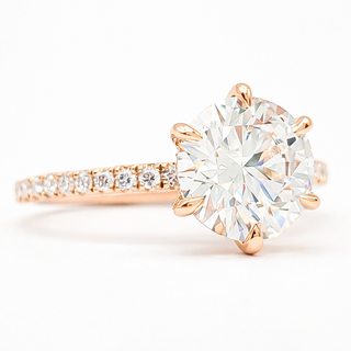 טבעת יהלום עגולה מבריקה 1.00-5.00 קראט – יהלום מעבדה – זהב צהוב 14 או 18 קראט - 18 אבני צד