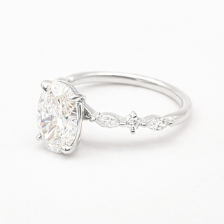 Oval Brilliant with Marquise Band Ring – Lab-Grown Diamond – 14K/18K White Gold – 6 Side Stones