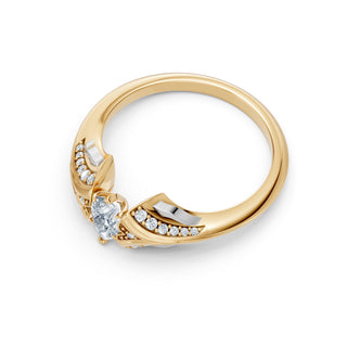 Ines Ring Close-Up