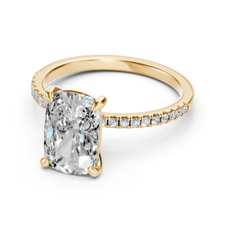 Beatrix Yellow Gold Close-Up